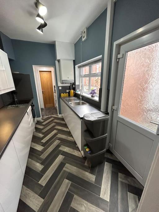 Spacious Homely 3 Bed Property Newcastle-under-Lyme Exterior foto
