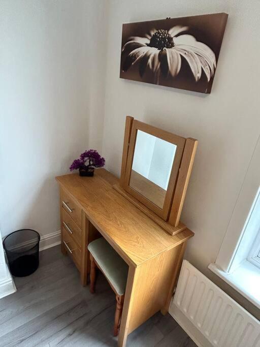 Spacious Homely 3 Bed Property Newcastle-under-Lyme Exterior foto